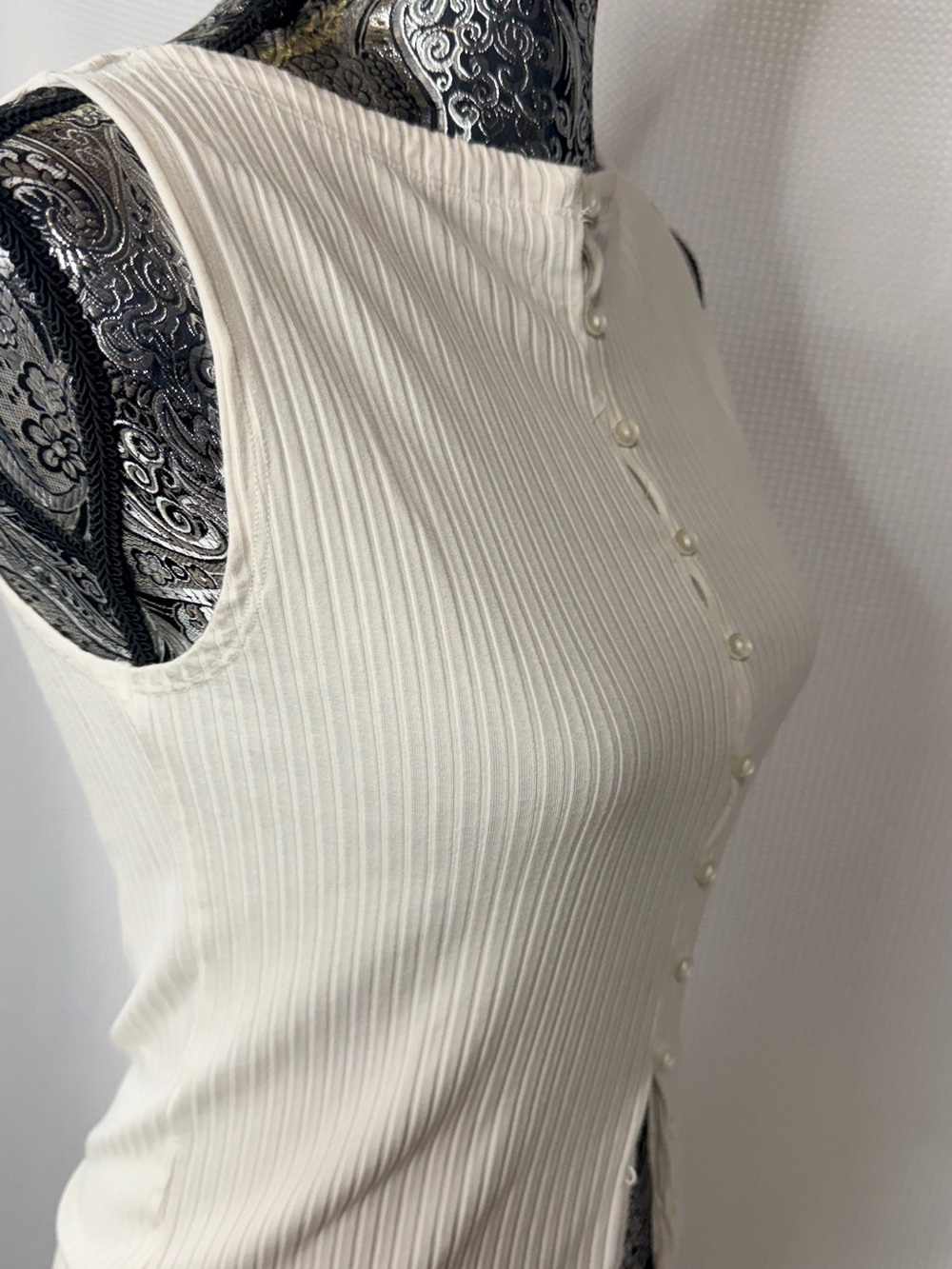 Abercrombie & Fitch Cream Ribbed Button-Front Tank - Picture 9 of 14